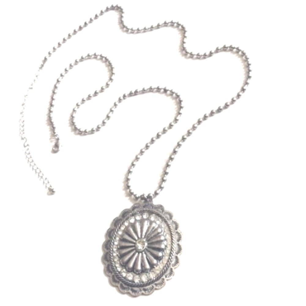 VINTAGE SILVER BEADED CHAIN NECKLACE WITH SILVER/CRYSTAL CONCHO PENDANT - Picture 1 of 9